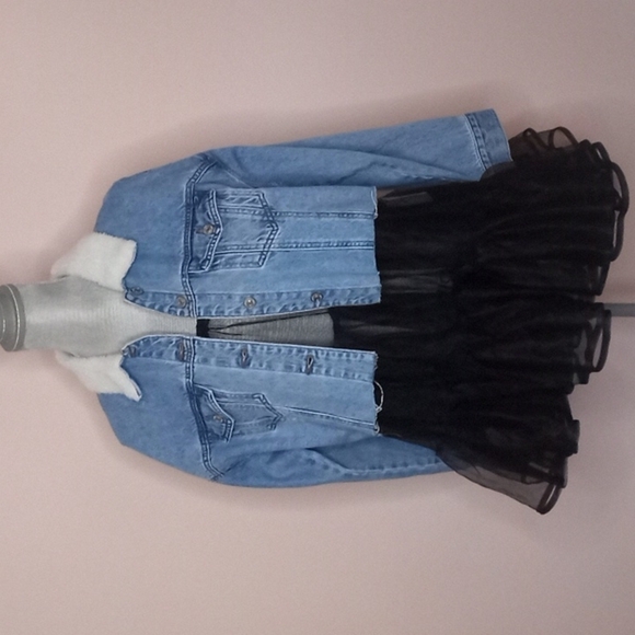 Forever 21 Jacket Denim Sherpa Trim Cropped with Raw Hem New - Picture 16 of 16